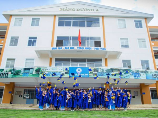 Điểm chuẩn đại học Ngân Hàng theo phương thức xét tuyển tổng hợp và kỳ thi ĐGNL
