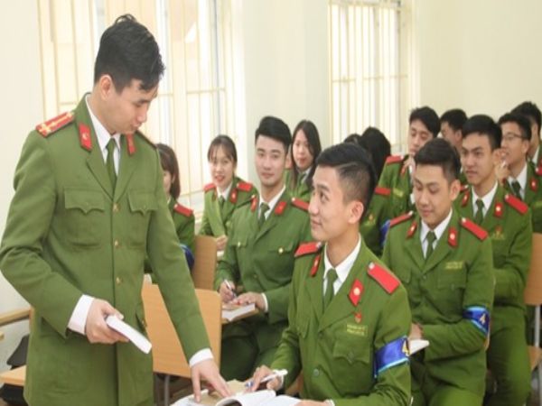 Học bổ túc văn hóa có thể thi vào ngành công an được không?