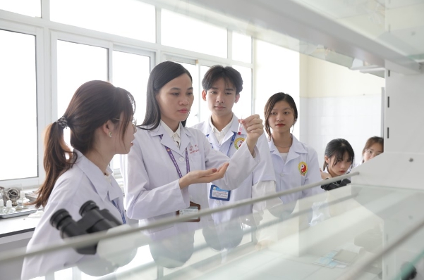 Mức học phí năm 2023 mới nhất của Học viện Y học Cổ truyền