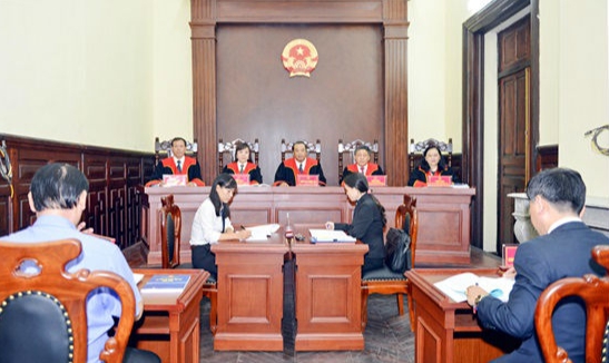 Luật sư, thẩm phán, kiểm soát viên