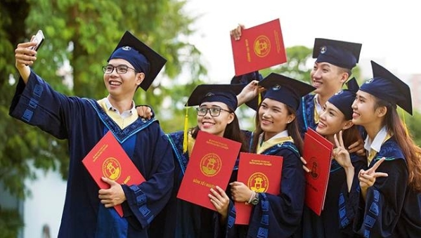 Lợi ích và hạn chế khi thi lại đại học dưới tư cách Thí Sinh Tự Do