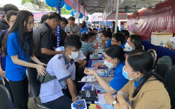 Điểm chuẩn Đại Học Kinh tế - Luật 2023 qua từng các ngành học