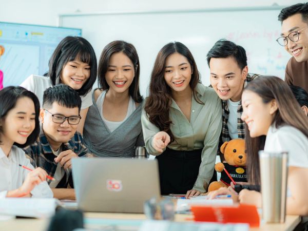 Bằng Đại Học HUFLIT Có Giá Trị Không? Cùng Tìm Hiểu Nhé