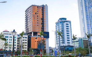 Bằng Đại Học Trường Tư Có Giá Trị Không? Dễ Xin Việc Không?