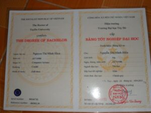 Bằng Đại Học Trường Tư Có Giá Trị Không? Dễ Xin Việc Không?