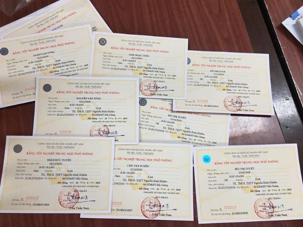 Làm Bằng Cấp 3 Phôi Thật Giá Rẻ Không Cần Học Và Thi